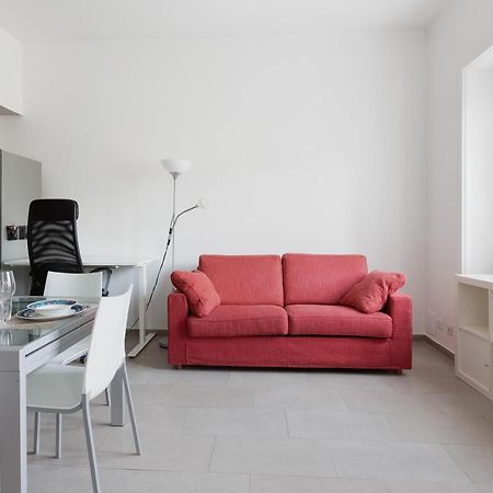 Cozy Apt With Balcony - Mm2 Sant'Agostino Appartement Milaan Buitenkant foto