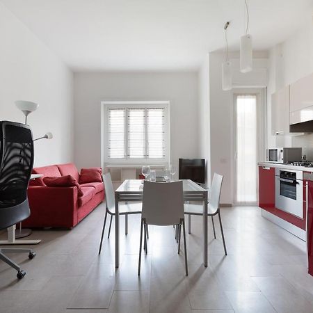 Cozy Apt With Balcony - Mm2 Sant'Agostino Appartement Milaan Buitenkant foto