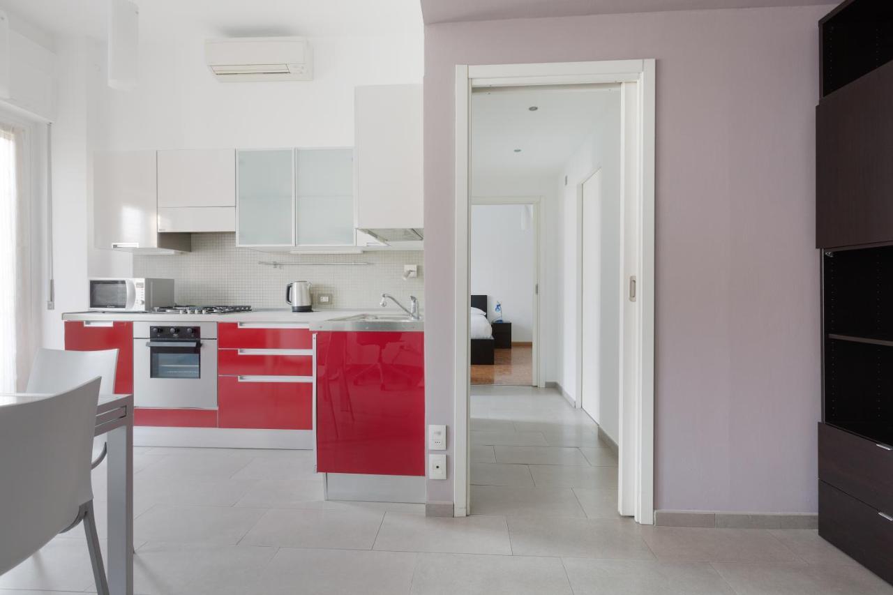 Cozy Apt With Balcony - Mm2 Sant'Agostino Appartement Milaan Buitenkant foto