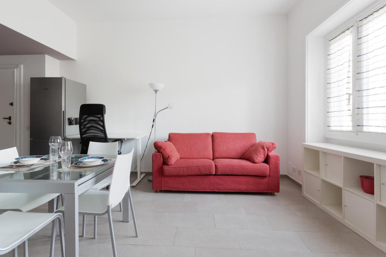 Cozy Apt With Balcony - Mm2 Sant'Agostino Appartement Milaan Buitenkant foto